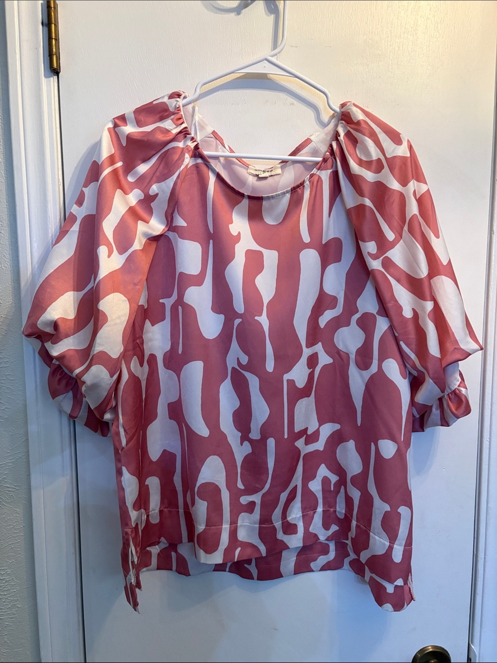 Umgee Rose Pink & White Abstract Puff-Sleeve Top